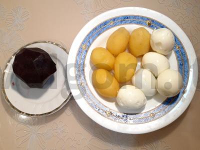 Sluoksniuotas salotas „Silkė po šubą“ Žingsnis 2