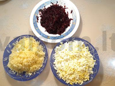 Sluoksniuotas salotas „Silkė po šubą“ Žingsnis 3