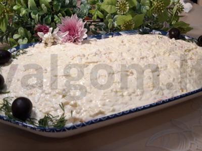 Sluoksniuotas salotas „Silkė po šubą“ pagrindine nuotrauka