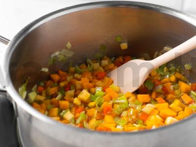 Ribollita su šakniavaisiais Žingsnis 4