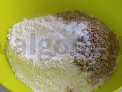 Morkų tortas su graikiniais riešutais ir varškės sūriu Žingsnis 3