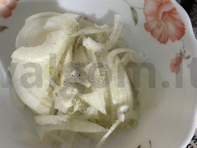 Marinuoti svogūnai su spanguolių padažu Žingsnis 3