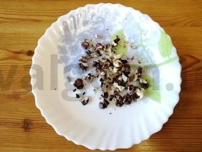 Vafliniai saldainiai su riešutais ir razinomis Žingsnis 2