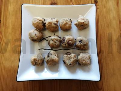 Vafliniai saldainiai su riešutais ir razinomis Žingsnis 6