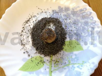 Vafliniai saldainiai su riešutais ir razinomis Žingsnis 7