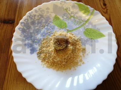 Vafliniai saldainiai su riešutais ir razinomis Žingsnis 8