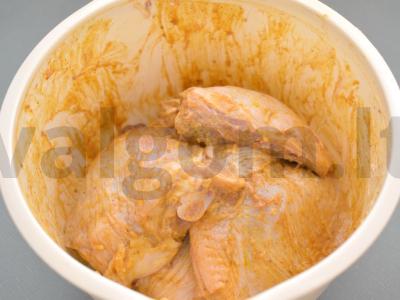 Vištienos šlaunelės majoneze lėtoje viryklėje Žingsnis 3