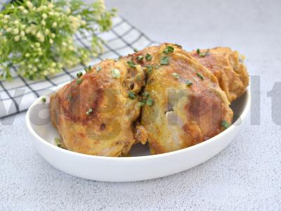 Vištienos šlaunelės majoneze lėtoje viryklėje pagrindine nuotrauka