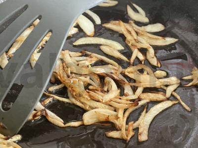 Vištienos kepenėlės grietinėje Žingsnis 3