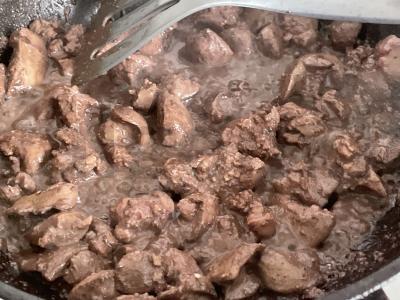 Vištienos kepenėlės grietinėje Žingsnis 4