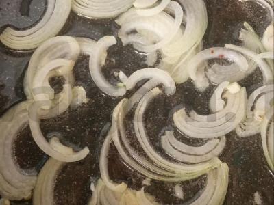 Kepta vištienos kepenėlė su svogūnais ir grikiais Žingsnis 4