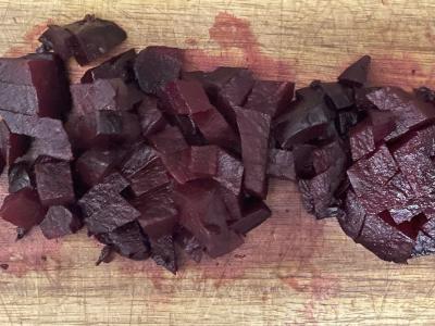 Vinegretas su raugintais kopūstais ir marinuotais agurkais Žingsnis 2