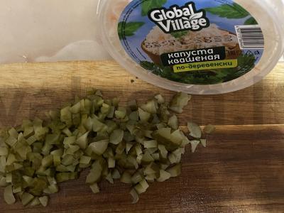 Vinegretas su raugintais kopūstais ir marinuotais agurkais Žingsnis 5