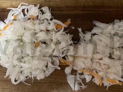 Vinegretas su raugintais kopūstais ir marinuotais agurkais Žingsnis 6