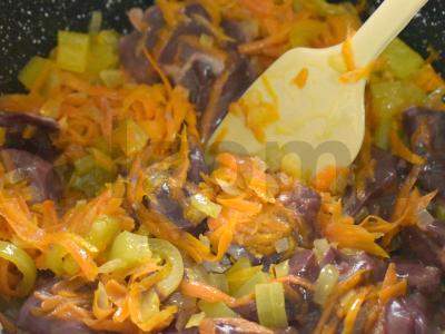 Troškinta bulvė su vištienos kepenėlėmis Žingsnis 5