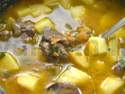 Troškinta bulvė su vištienos kepenėlėmis Žingsnis 7