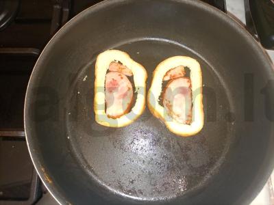 Tostai su putpelių kiaušiniais ir dešra Žingsnis 6