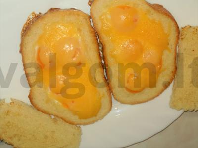 Tostai su putpelių kiaušiniais ir dešra pagrindine nuotrauka