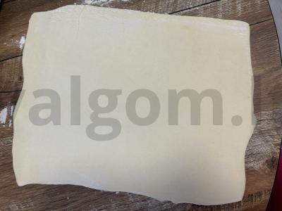 Sluoksniuotos tešlos pica- asorti Žingsnis 1