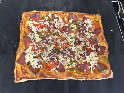 Sluoksniuotos tešlos pica- asorti Žingsnis 8