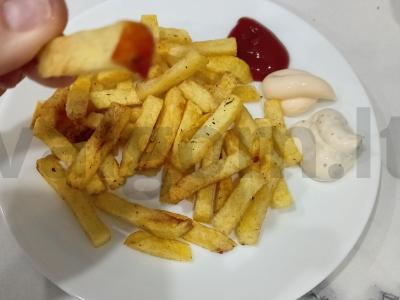 Bulvytės fri su itališkais prieskoniais ir česnaku pagrindine nuotrauka