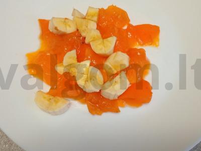 Vaisių salotas su kondensuoto pieno padažu Žingsnis 2