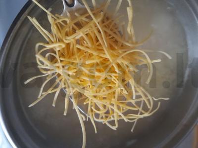 Vištienos sparnelių sriuba su makaronais Žingsnis 10