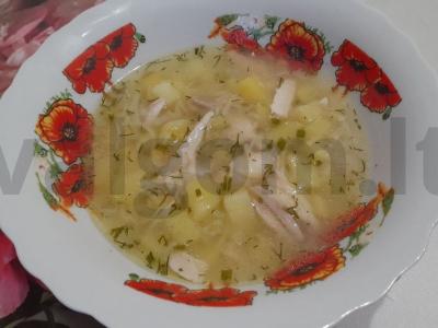 Vištienos sparnelių sriuba su makaronais pagrindine nuotrauka