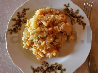 Plovas su vištiena ir baltu svogūnu pagrindine nuotrauka