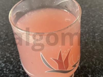 Obuolių ir šaldytų uogų kisielius pagrindine nuotrauka