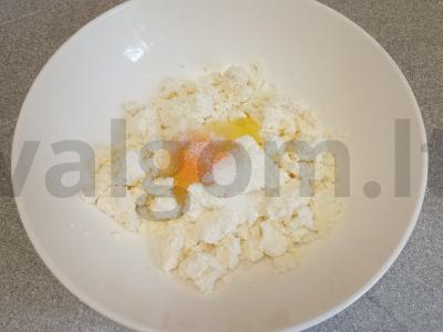 Sūrio blynai su sūdyta karamele ir anakardžiais Žingsnis 2