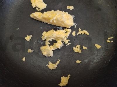 Sūrio blynai su sūdyta karamele ir anakardžiais Žingsnis 5