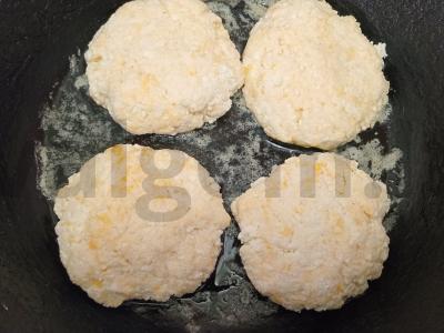 Sūrio blynai su sūdyta karamele ir anakardžiais Žingsnis 6