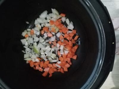 Troškinta bulvė su kalakutiena lėtoje viryklėje Žingsnis 4