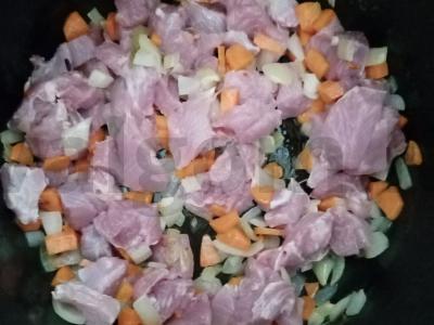 Troškinta bulvė su kalakutiena lėtoje viryklėje Žingsnis 6