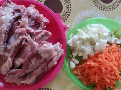 Troškinti kiaulienos šonkauliai Žingsnis 1