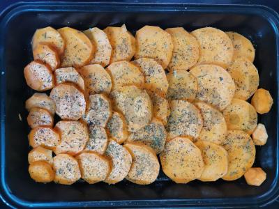 Saldžiosios bulvės orkaitėje Žingsnis 2