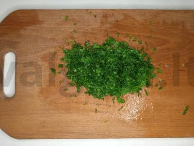 Lengvas salotas su vištiena ir marinuotais grybais Žingsnis 3