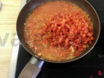 Pomidorų padažas mėsai arba garnyrui Žingsnis 2