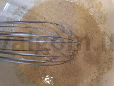 Galetai su sūrio dešra, kiaušiniu ir sūriu Žingsnis 1