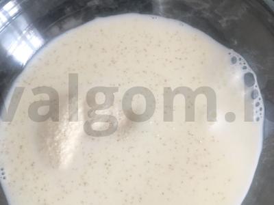 Varškės apkepas su pienu Žingsnis 1