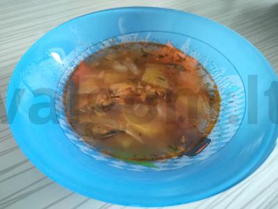 Kopūstų sriuba su konservuota silkė pagrindine nuotrauka