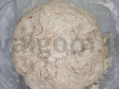 Namų duona su sausa mielėmis Žingsnis 1