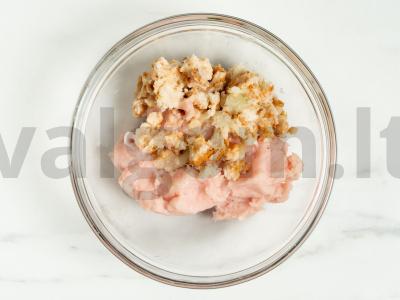 Vištienos kotletai garų puode Žingsnis 3