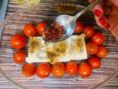 Makaronai su feta sūriu ir vyšniniais pomidorais Žingsnis 3