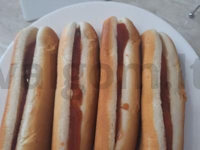 Karštas šuo su pomidoru, agurku ir korėjietiška morkų salotomis Žingsnis 3