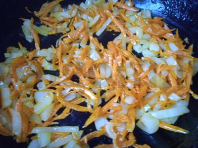 Vištienos sriuba su keptomis pievagrybiais Žingsnis 2