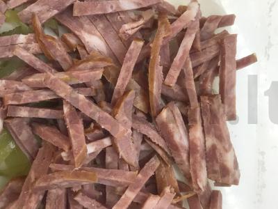 Salotos su korėjietiška morkų ir rūkytos dešros Žingsnis 2