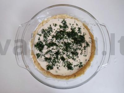 Greitas kišas su konservuota sardinė ir grietinės užpilu Žingsnis 5