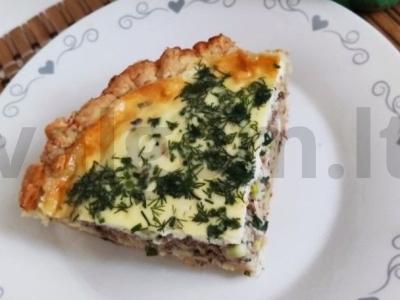 Greitas kišas su konservuota sardinė ir grietinės užpilu pagrindine nuotrauka